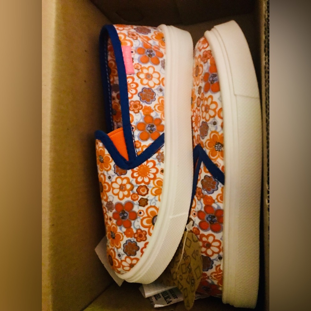 BNIB Oomphies Girls 👧 Floral Slip-On Shoes Size 12